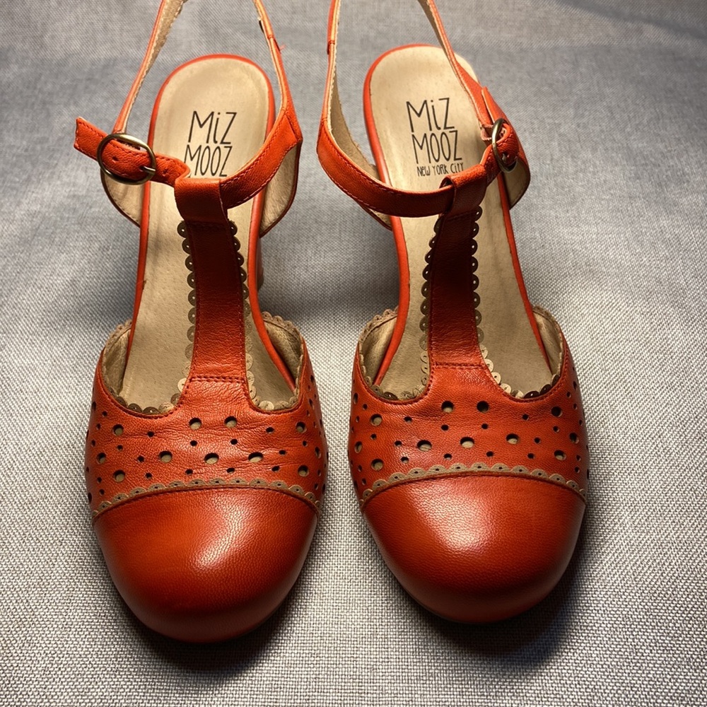Miz Mooz Women’s Ieather Sandals Size 8,5